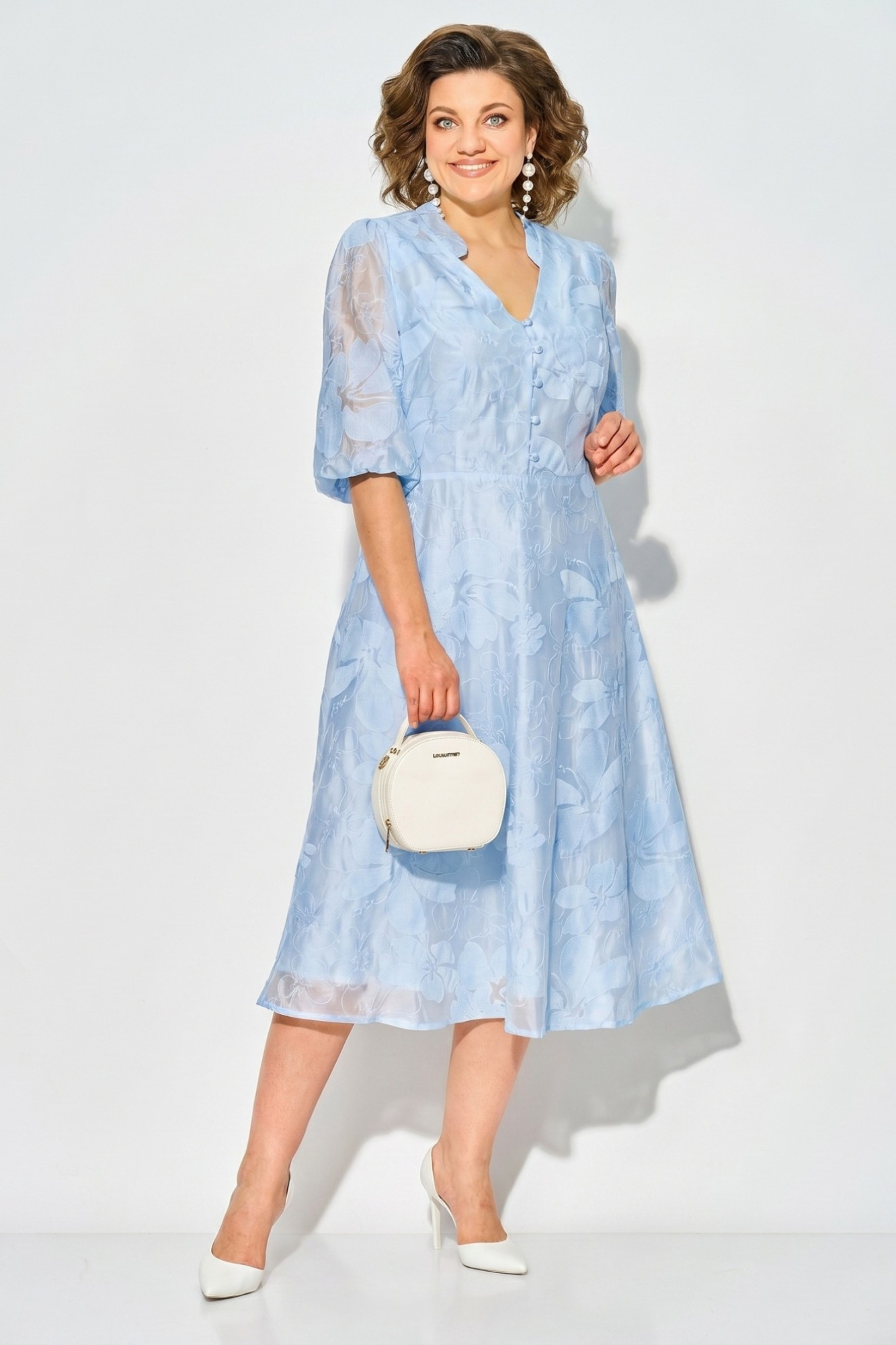 1537 Платья